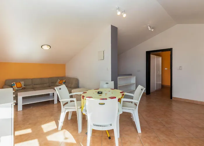 1 Bedroom Cozy In *
