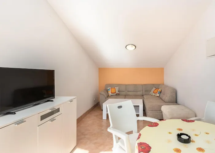 1 Bedroom Cozy In * Jadranovo