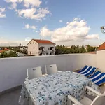 1 Bedroom Cozy In *