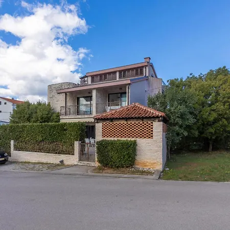 1 Bedroom Cozy In Appartement Jadranovo