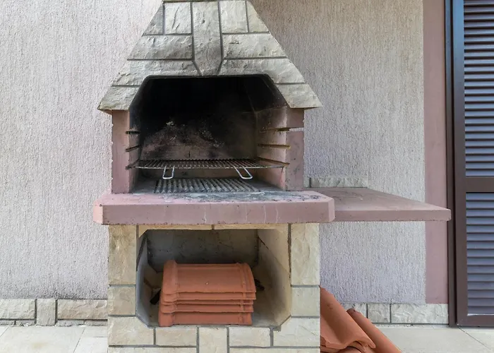 1 Bedroom Cozy In Apartamento Jadranovo